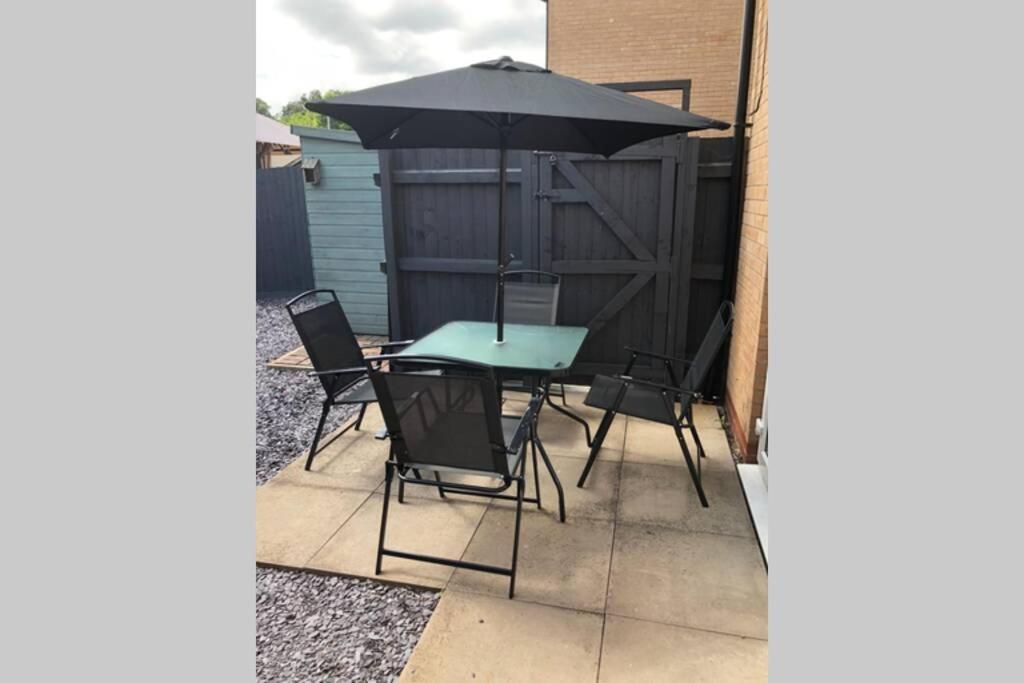 Dudley House **Staycation & Contractors** Sleeps 7 Tipton Exterior foto
